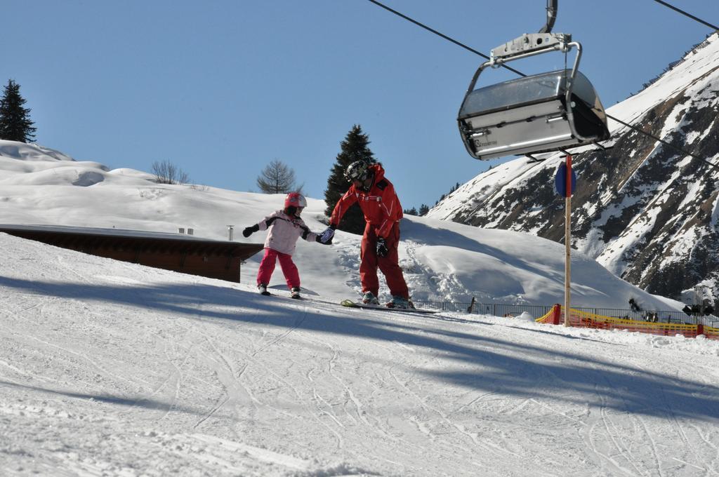 Gasthof Baren Hotel Holzgau Kültér fotó