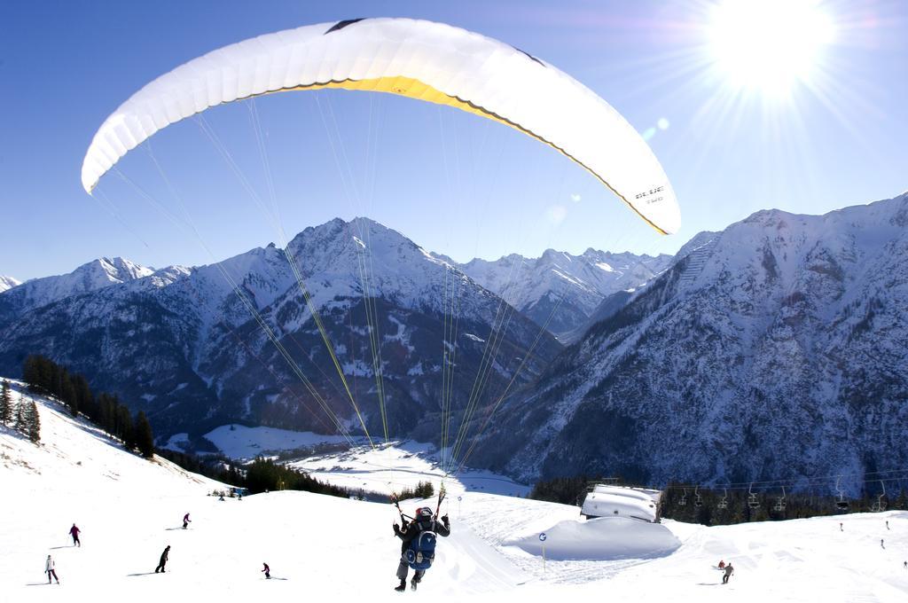 Gasthof Baren Hotel Holzgau Kültér fotó