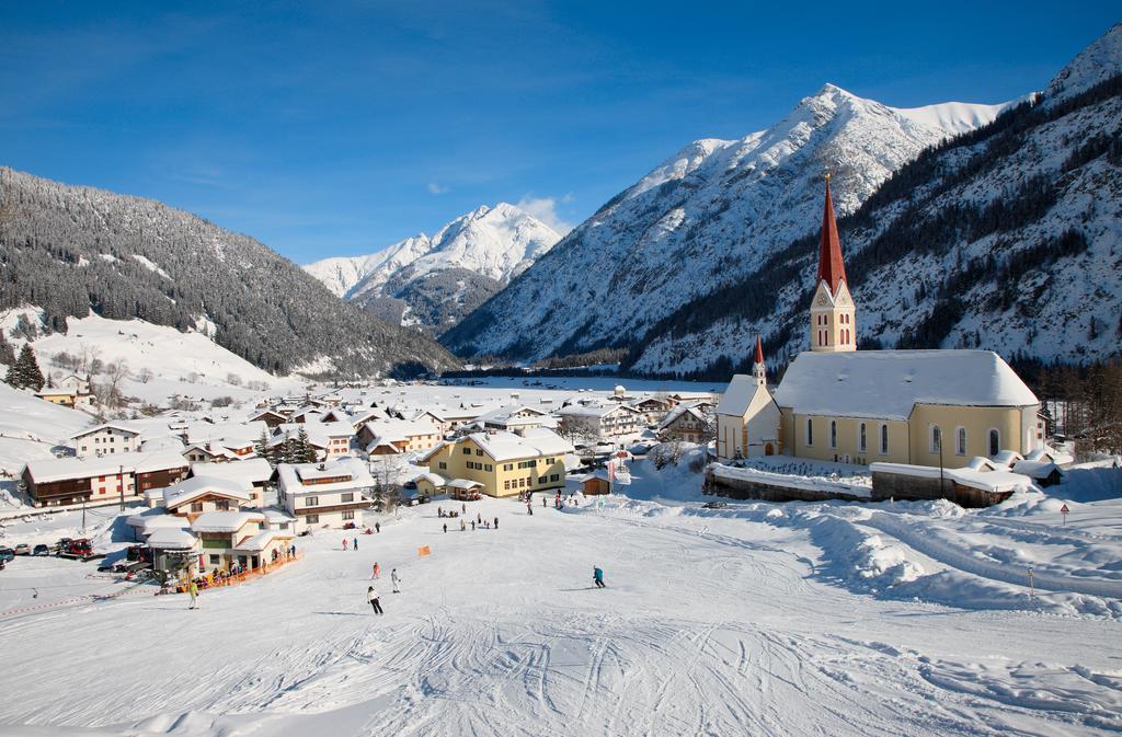 Gasthof Baren Hotel Holzgau Kültér fotó